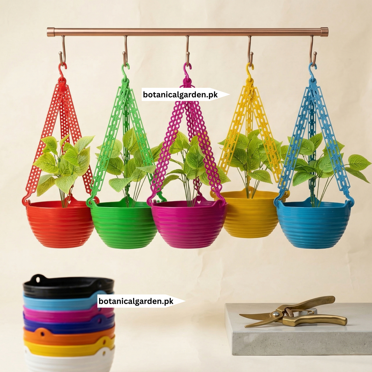 Ribbed Pattern Hanging Basket With Plastic Chain
